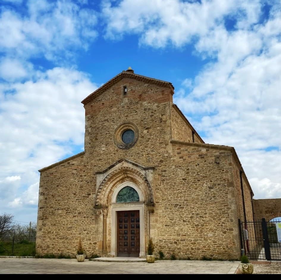 Abbazia Santuario S. Maria La Sanità del Casale